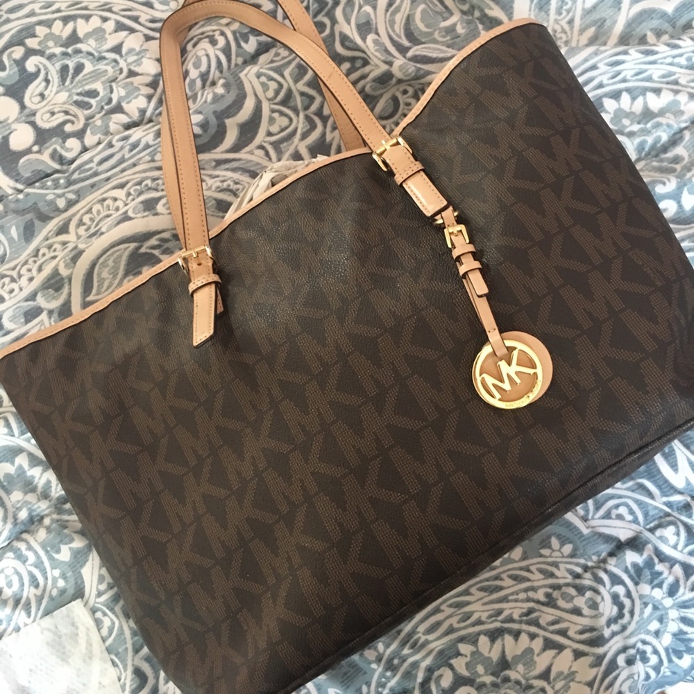Authentic Michael Kors Jet Set Tote & Wallet